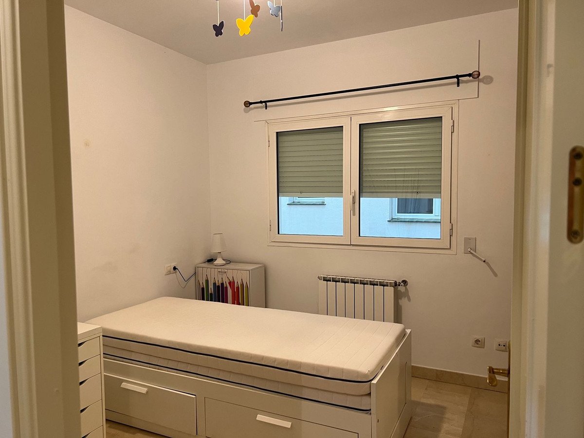 3 Bed Middle Floor Apartment in Nueva Andalucía