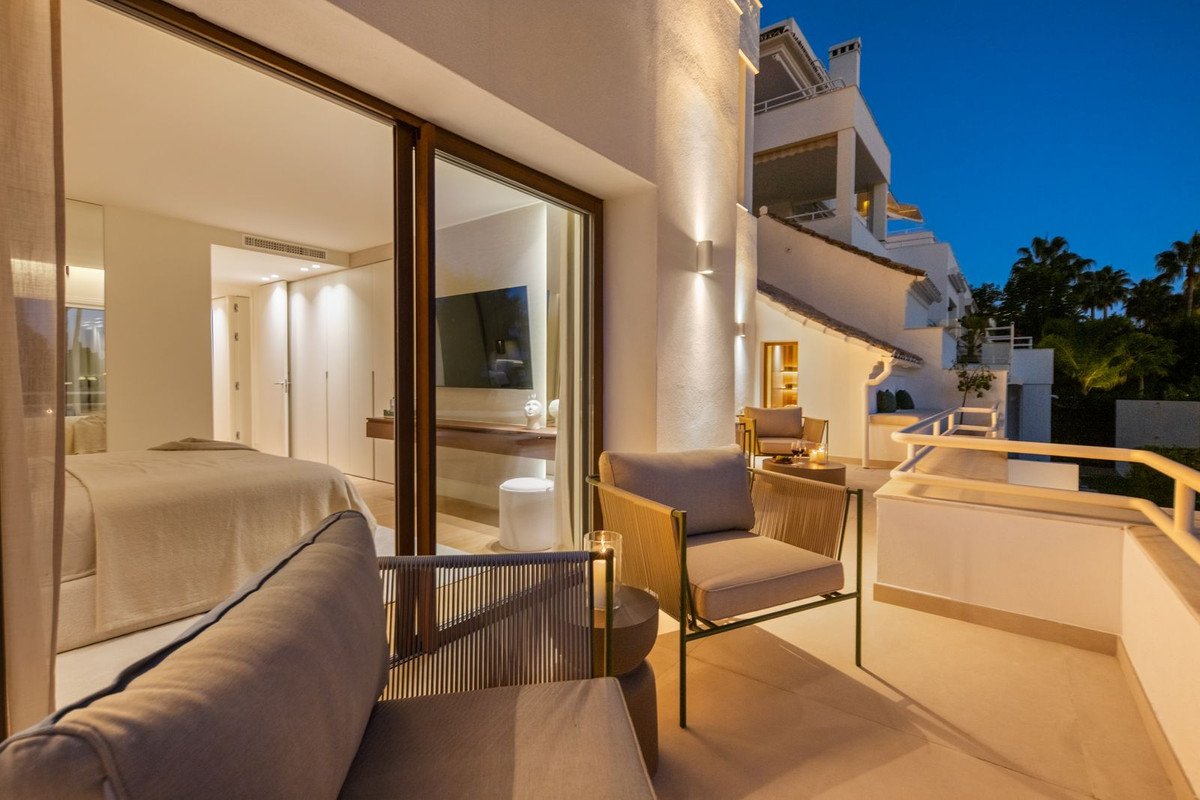 4 Bed Duplex in Nueva Andalucía