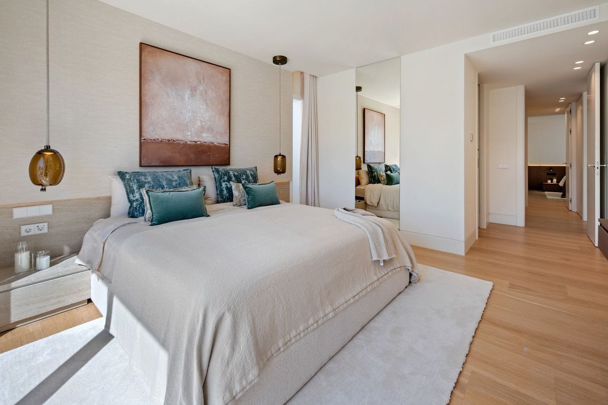 4 Bed Duplex in Nueva Andalucía