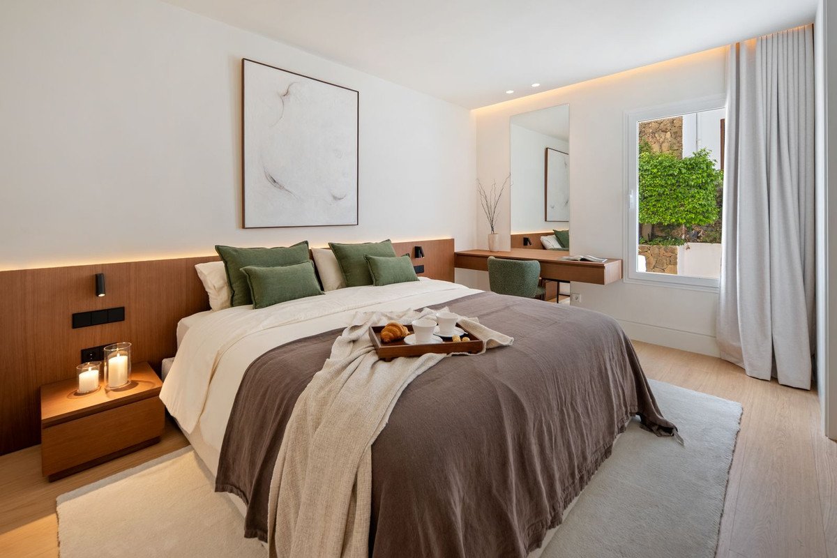 4 Bed Duplex in Nueva Andalucía