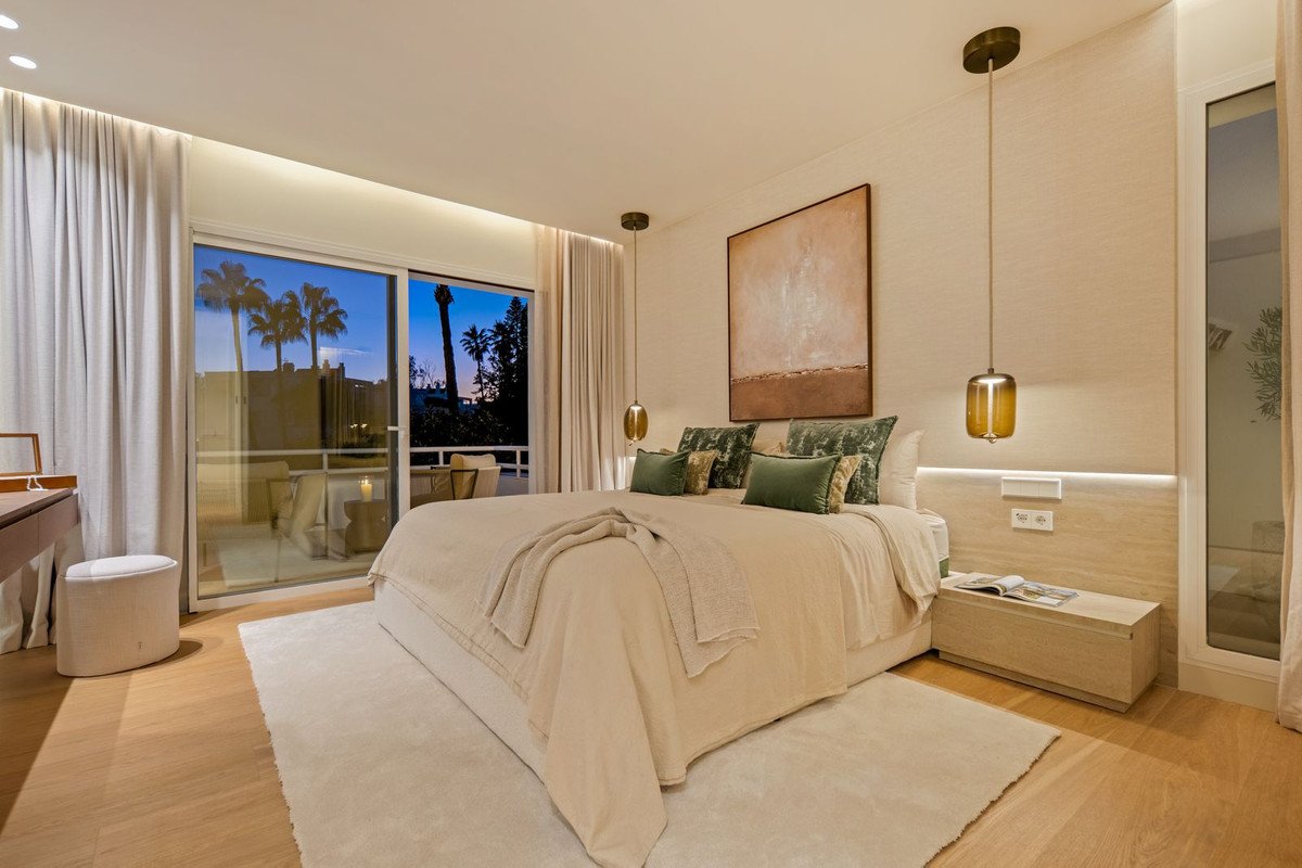 4 Bed Duplex in Nueva Andalucía
