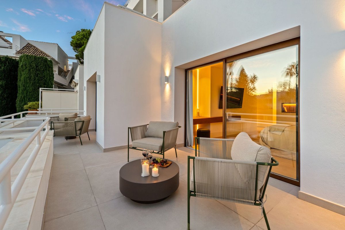 4 Bed Duplex in Nueva Andalucía
