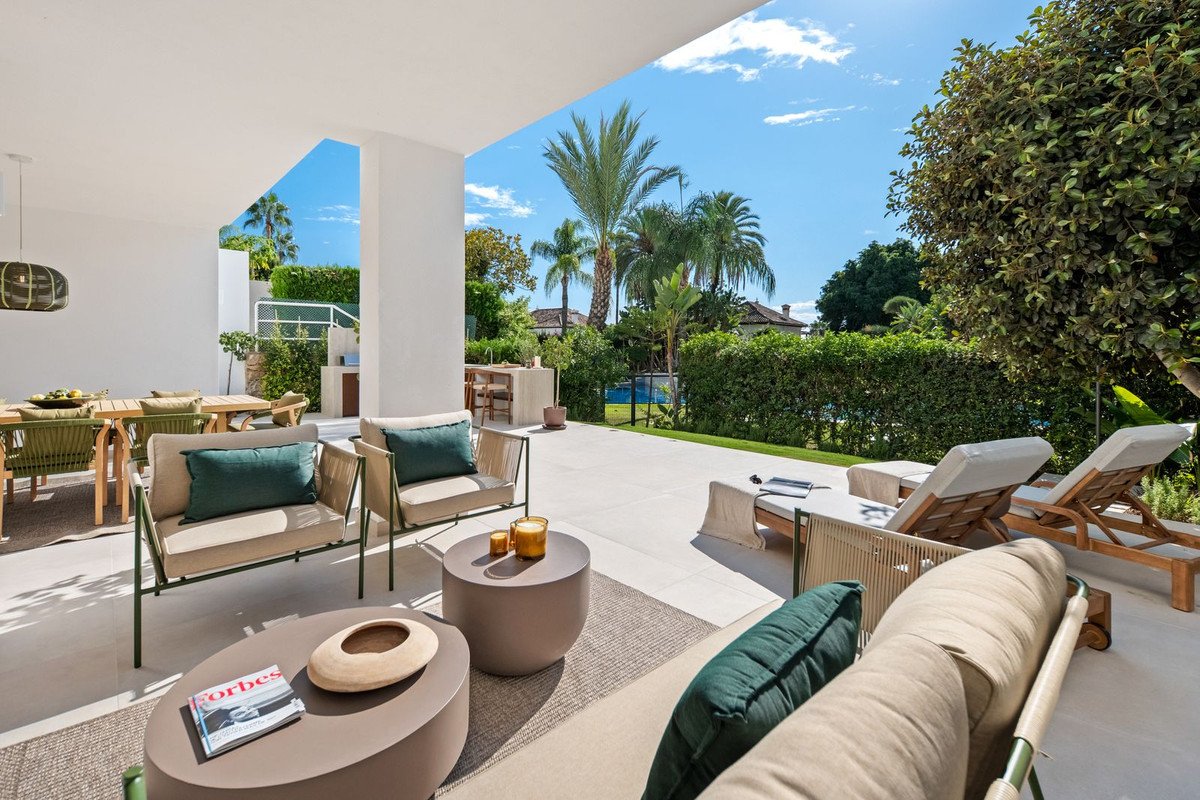 4 Bed Duplex in Nueva Andalucía