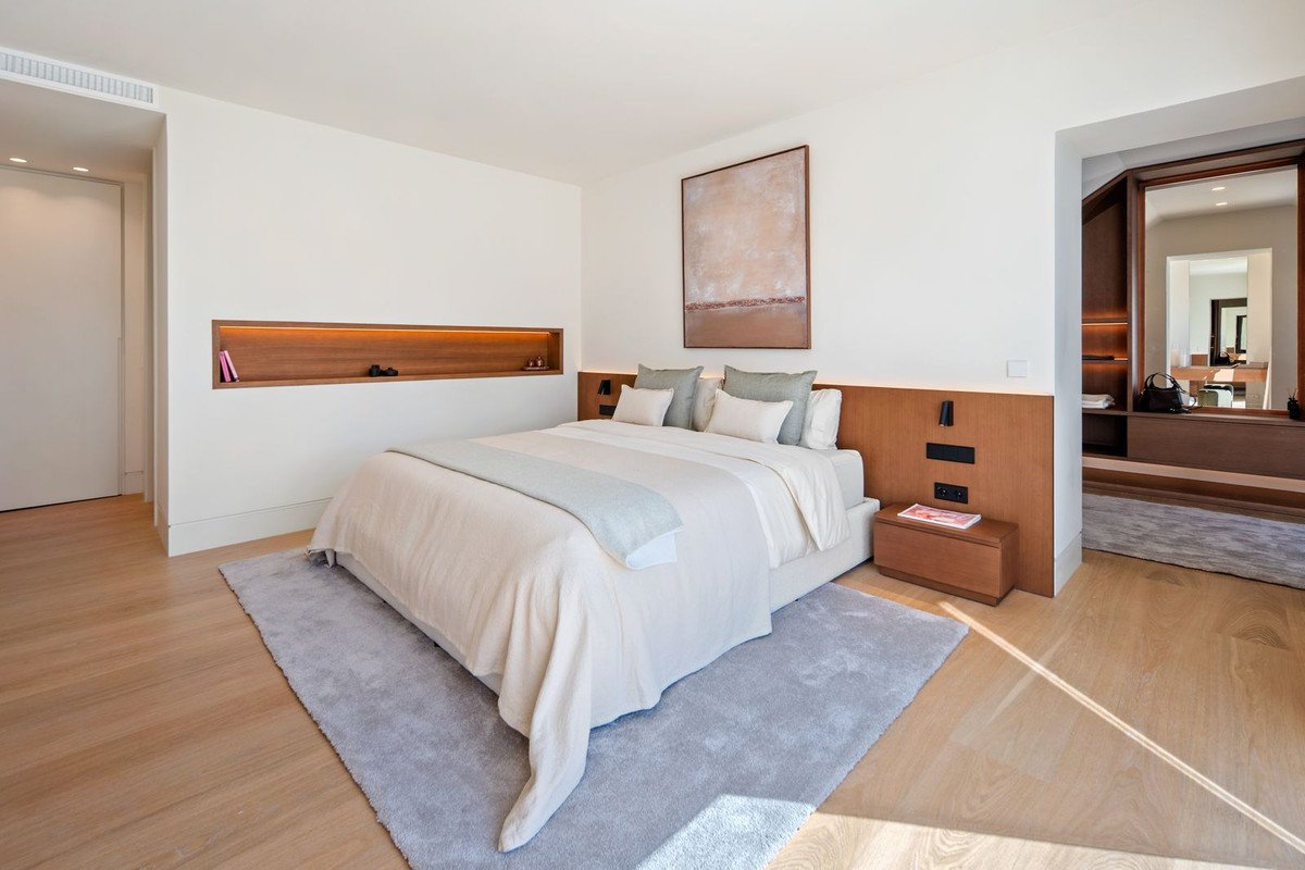 4 Bed Duplex in Nueva Andalucía