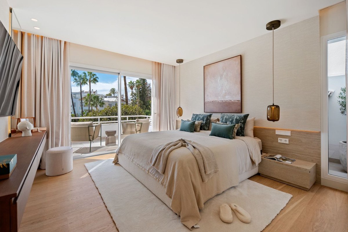 4 Bed Duplex in Nueva Andalucía