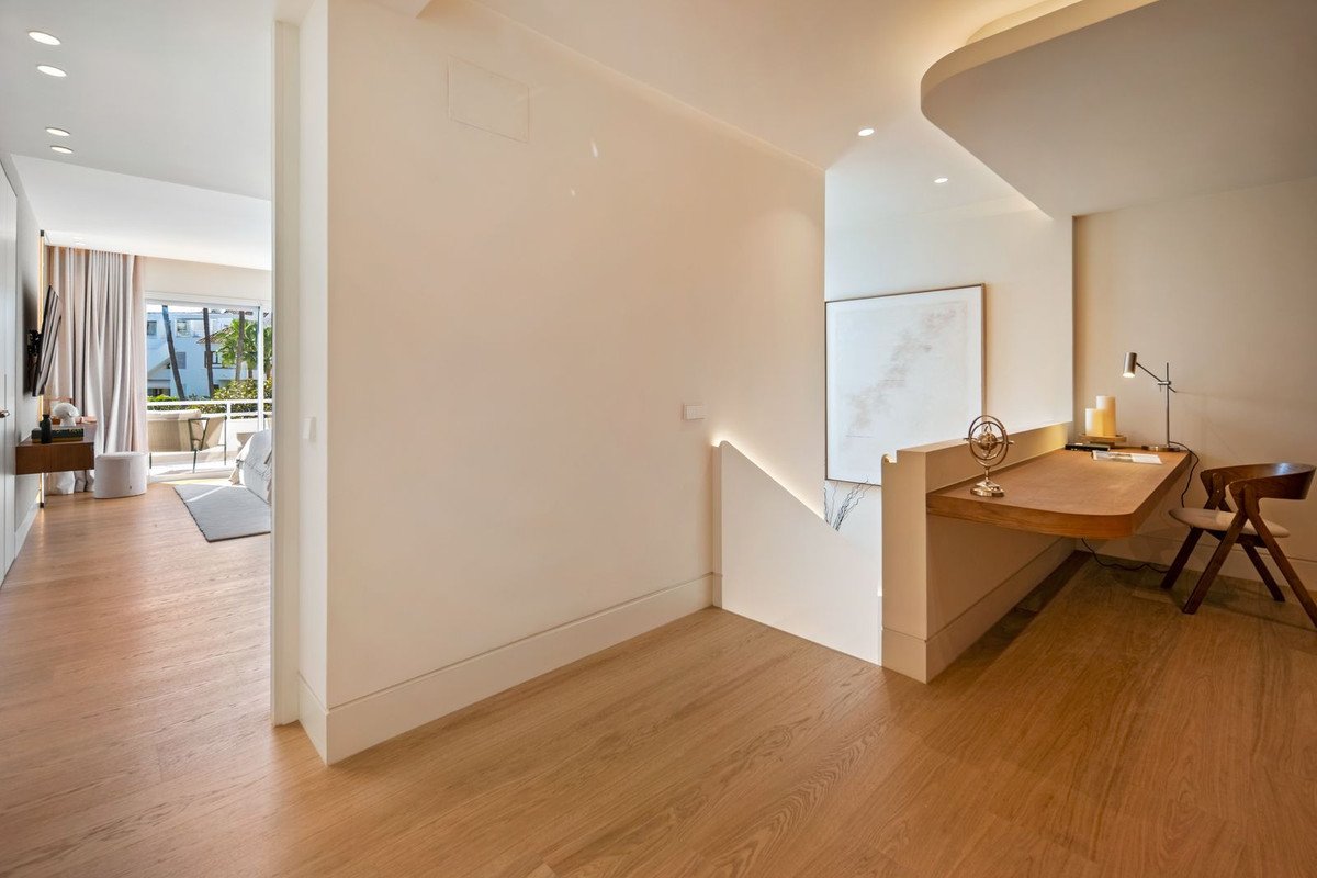 4 Bed Duplex in Nueva Andalucía