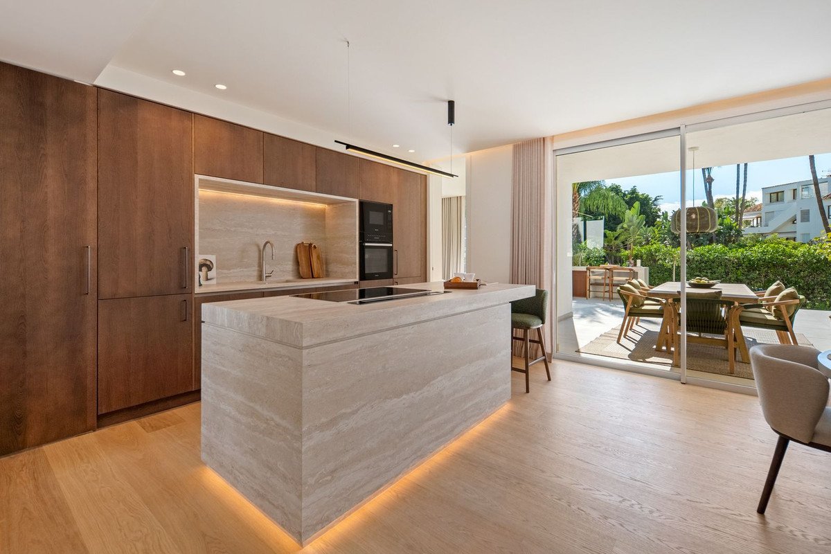 4 Bed Duplex in Nueva Andalucía