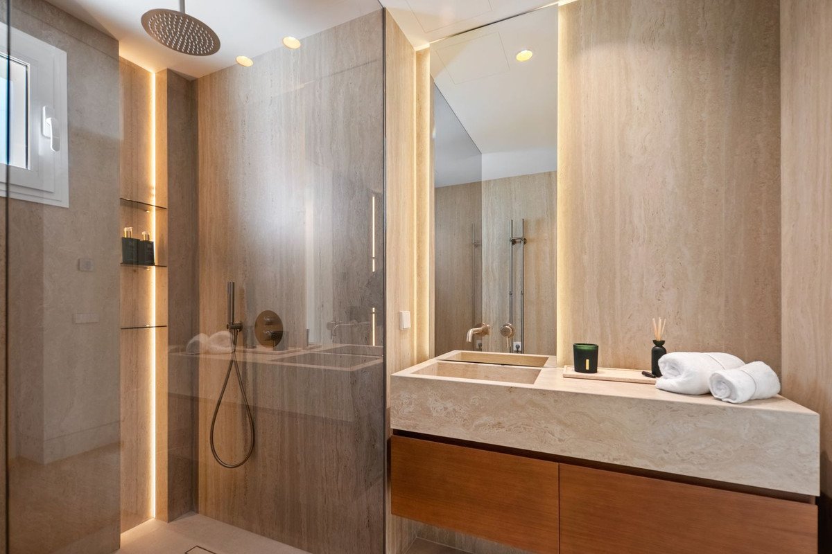 4 Bed Duplex in Nueva Andalucía