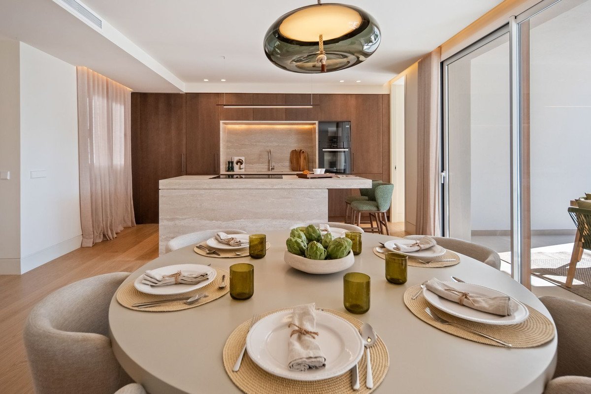 4 Bed Duplex in Nueva Andalucía