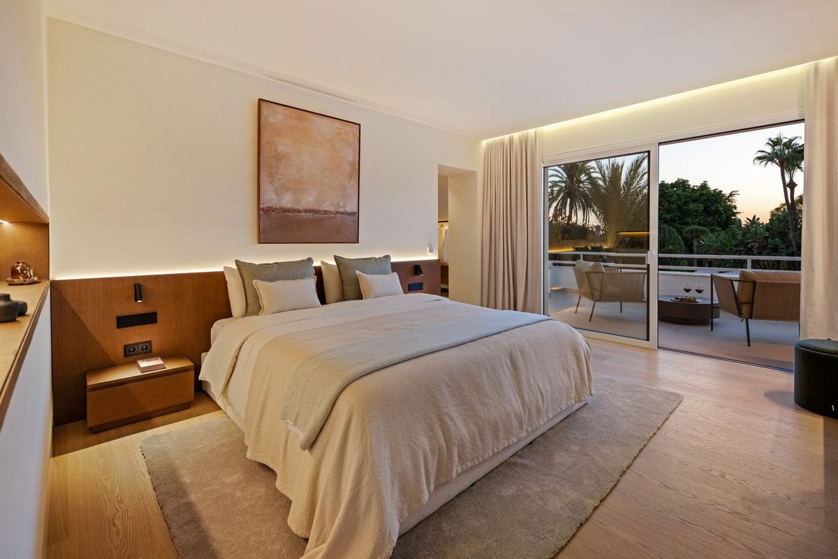 4 Bed Duplex in Nueva Andalucía