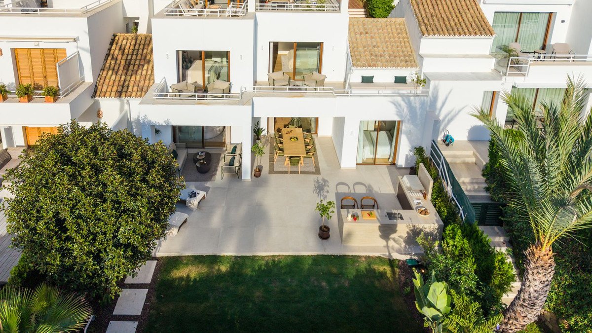4 Bed Duplex in Nueva Andalucía