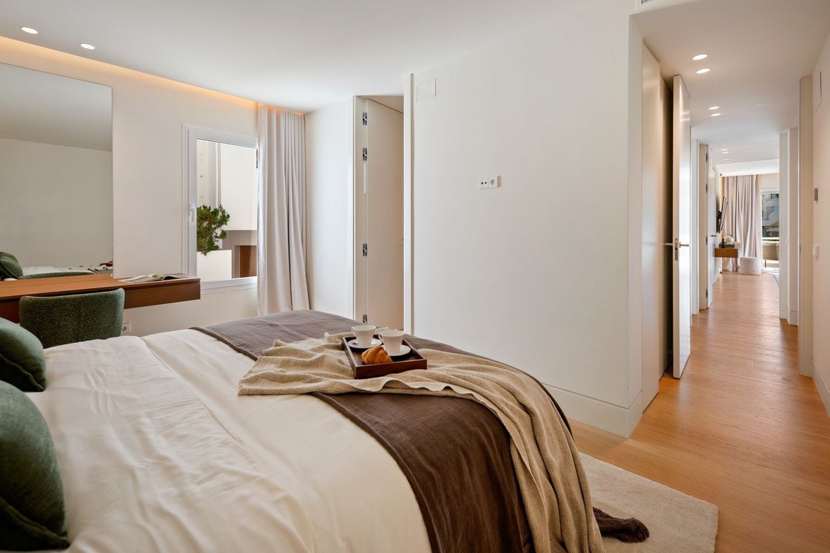 4 Bed Duplex in Nueva Andalucía