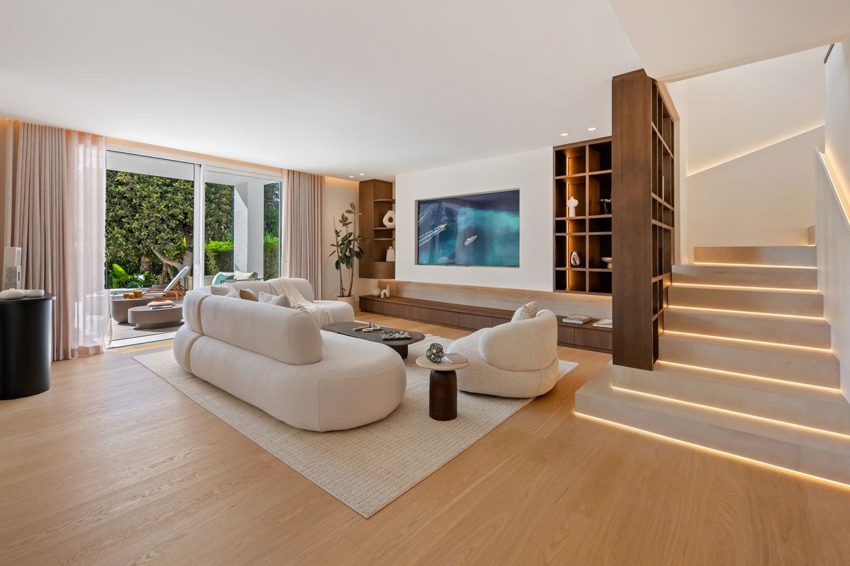 4 Bed Duplex in Nueva Andalucía