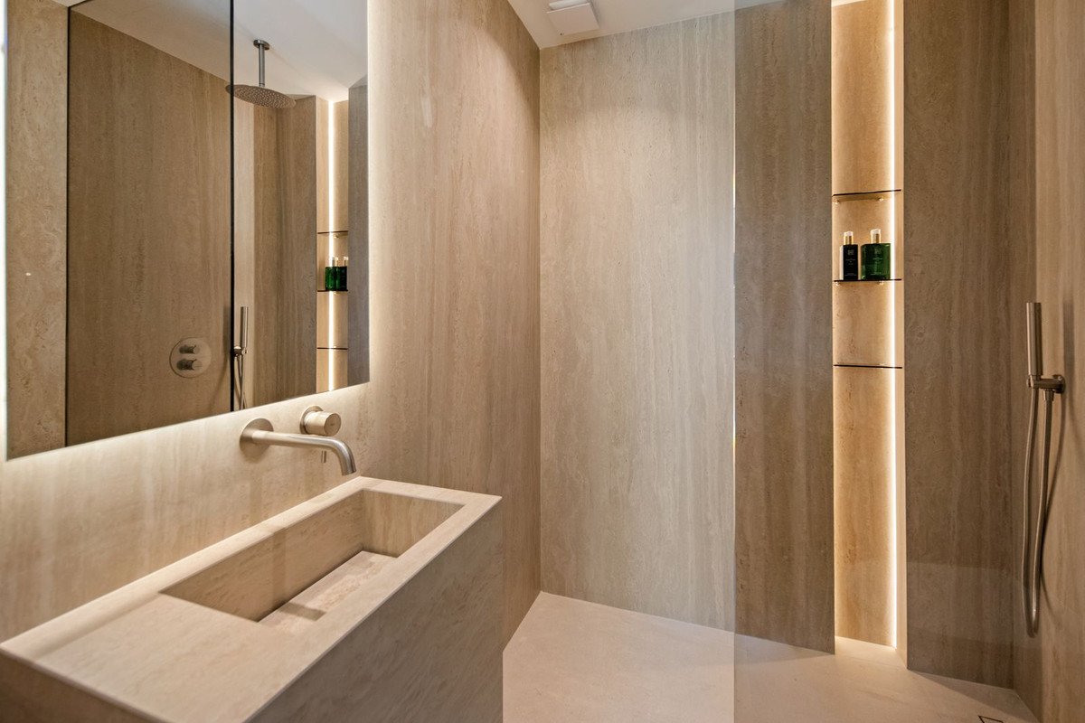 4 Bed Duplex in Nueva Andalucía