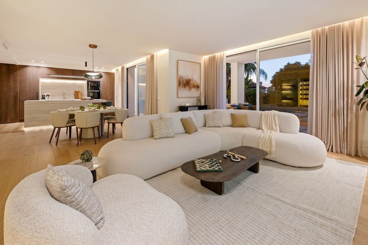 4 Bed Duplex in Nueva Andalucía
