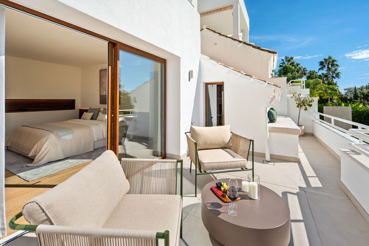 4 Bed Duplex in Nueva Andalucía