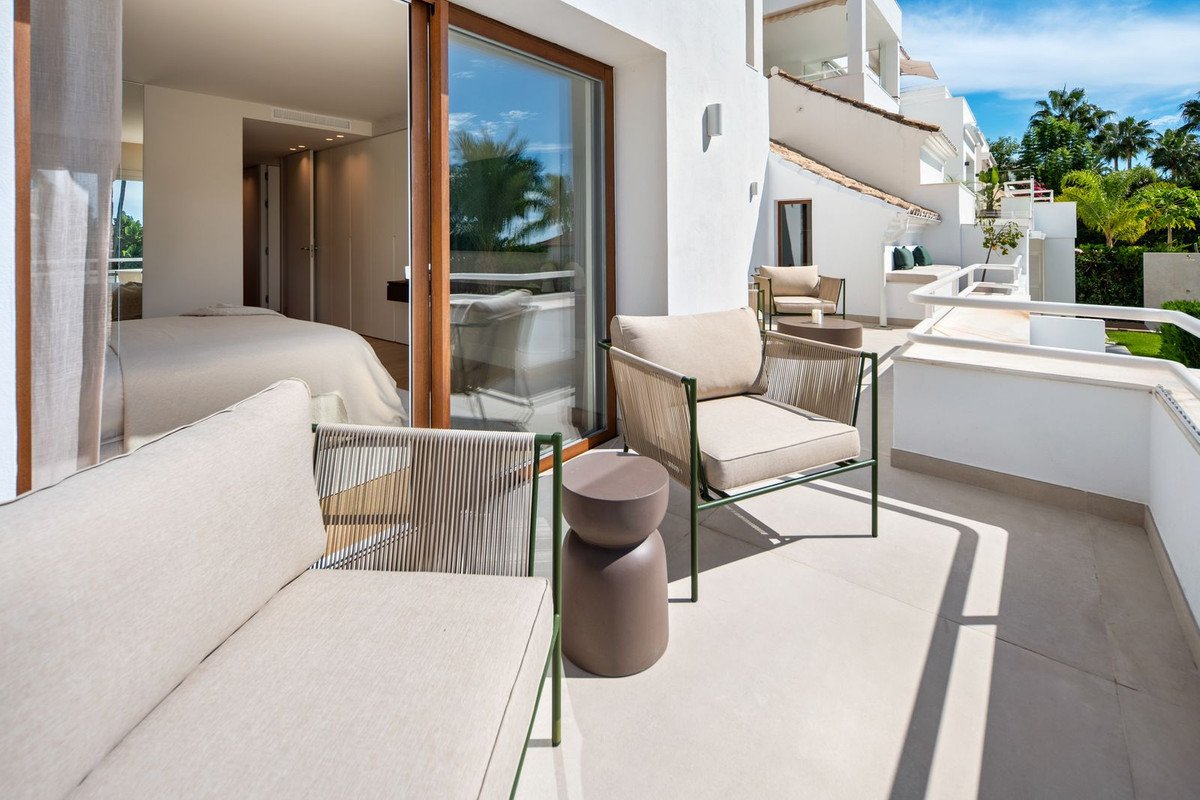 4 Bed Duplex in Nueva Andalucía