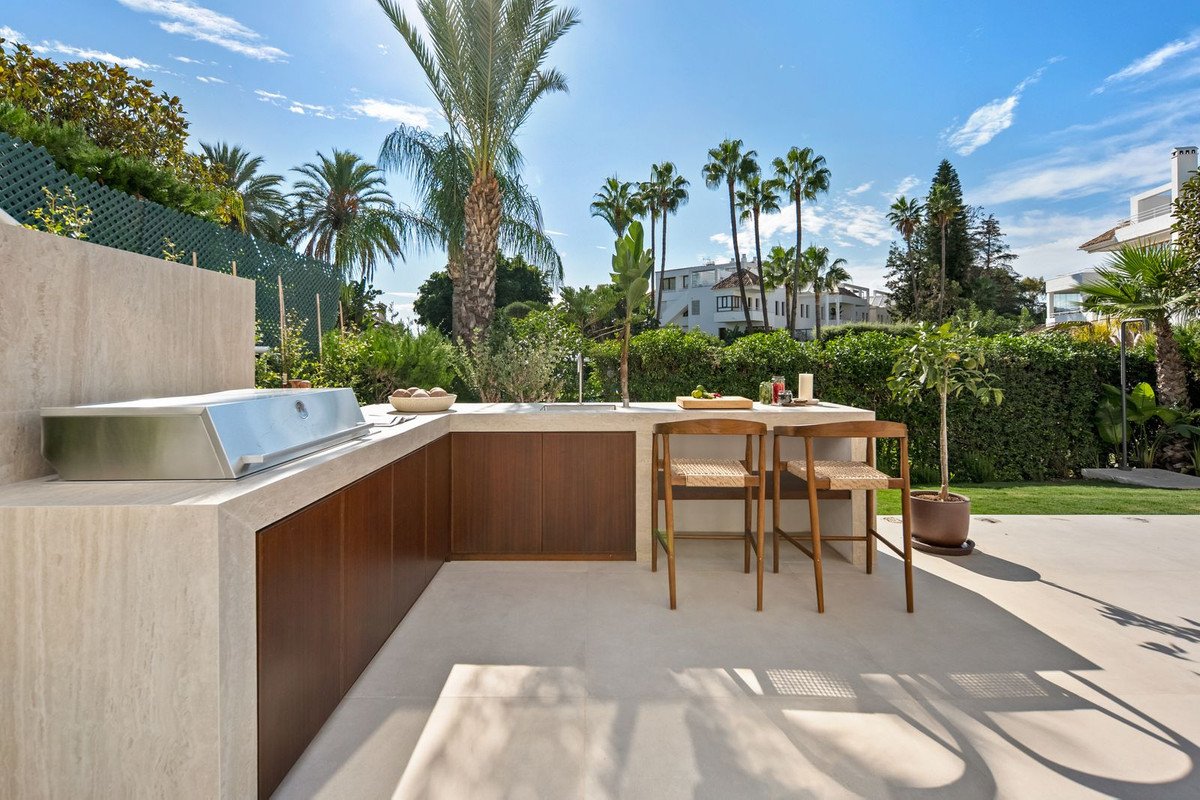 4 Bed Duplex in Nueva Andalucía