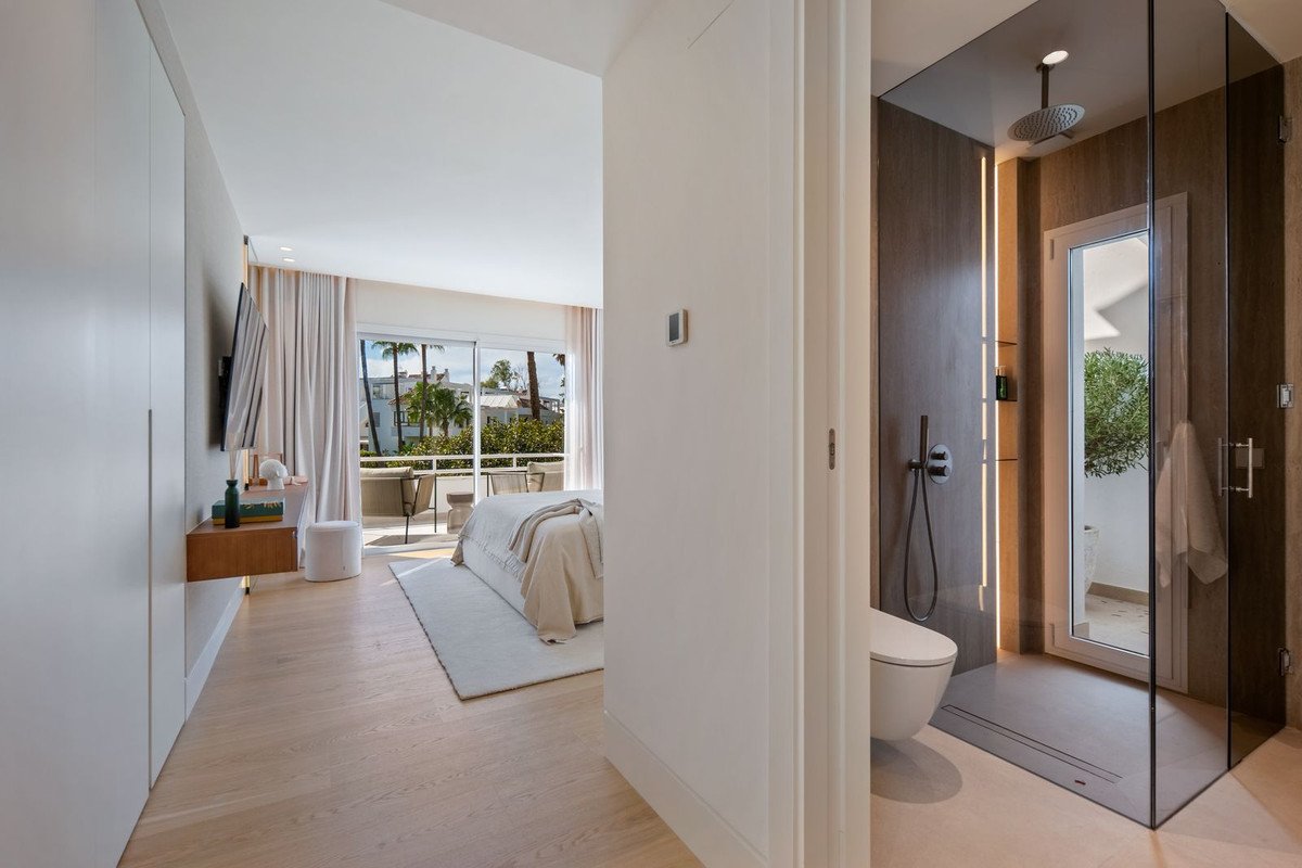 4 Bed Duplex in Nueva Andalucía