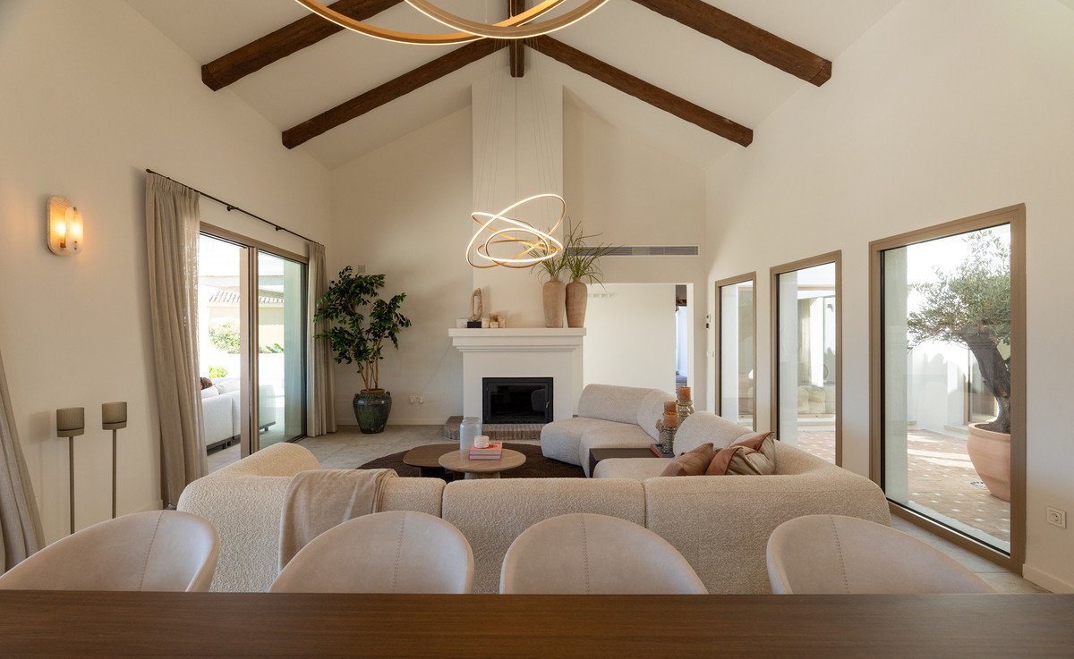5 Bed Detached Villa in El Rosario