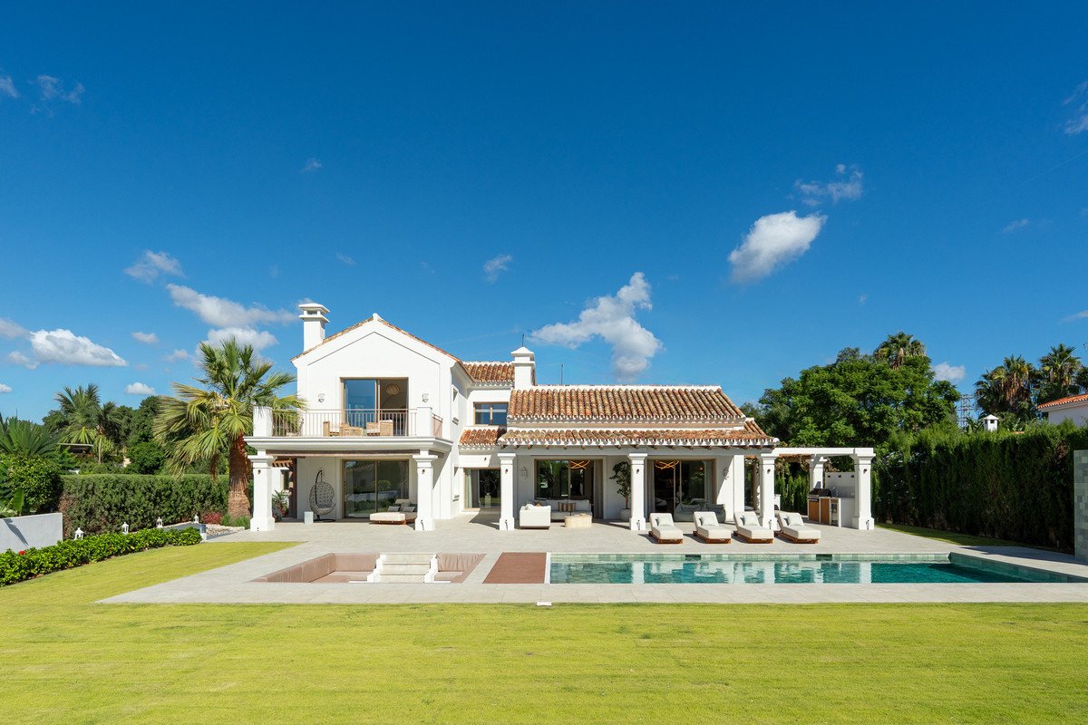 5 Bed Detached Villa in El Rosario