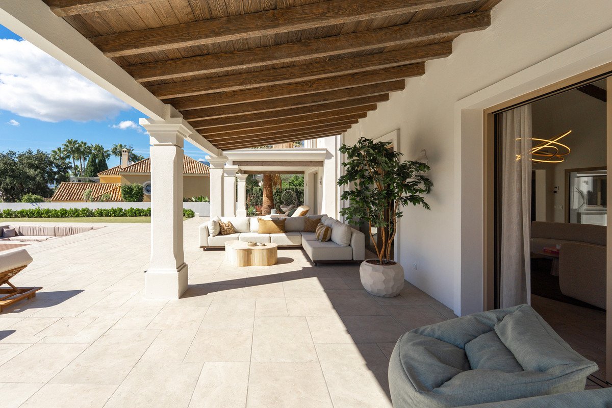5 Bed Detached Villa in El Rosario
