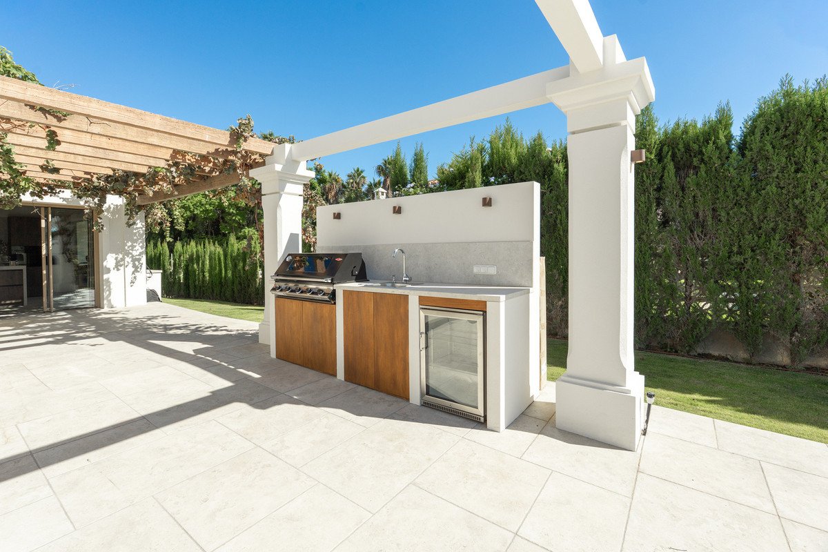 5 Bed Detached Villa in El Rosario