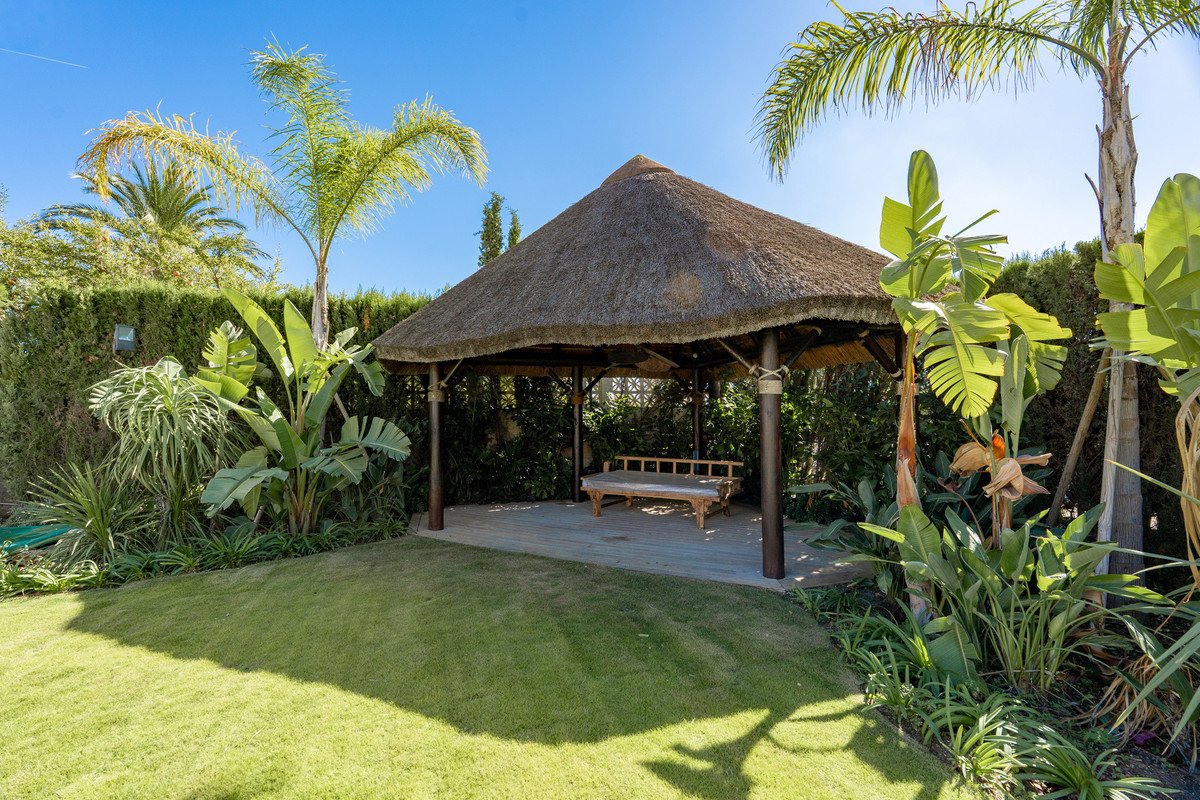 5 Bed Detached Villa in El Rosario