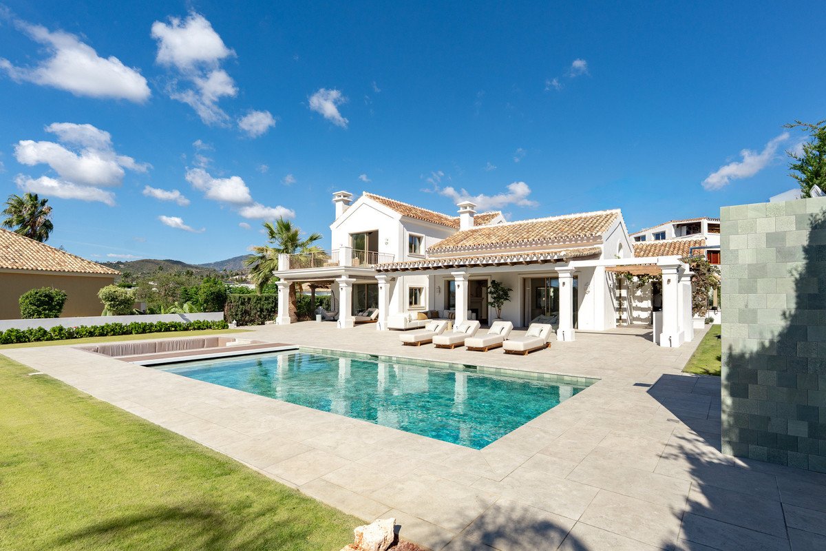 5 Bed Detached Villa in El Rosario