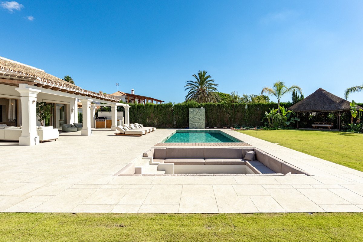 5 Bed Detached Villa in El Rosario