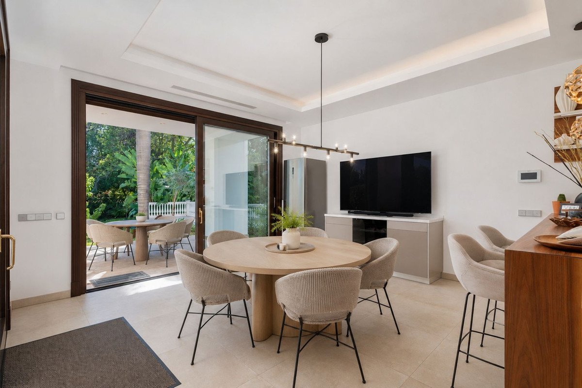 7 Bed Detached Villa in Guadalmina Baja