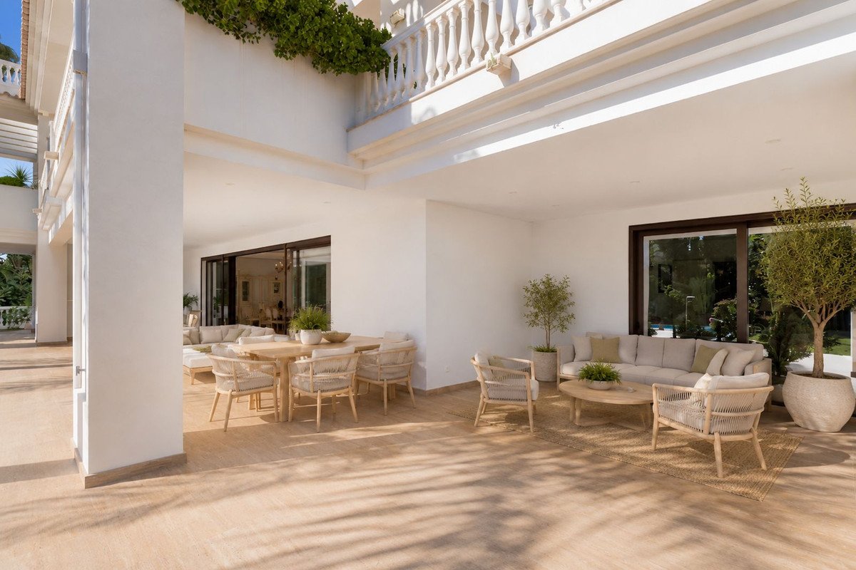 7 Bed Detached Villa in Guadalmina Baja
