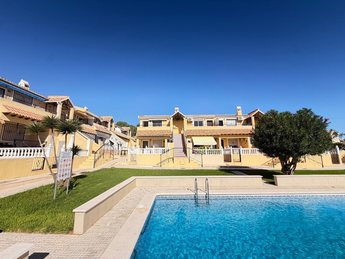 2 Bed Ground Floor Apartment in Villamartin