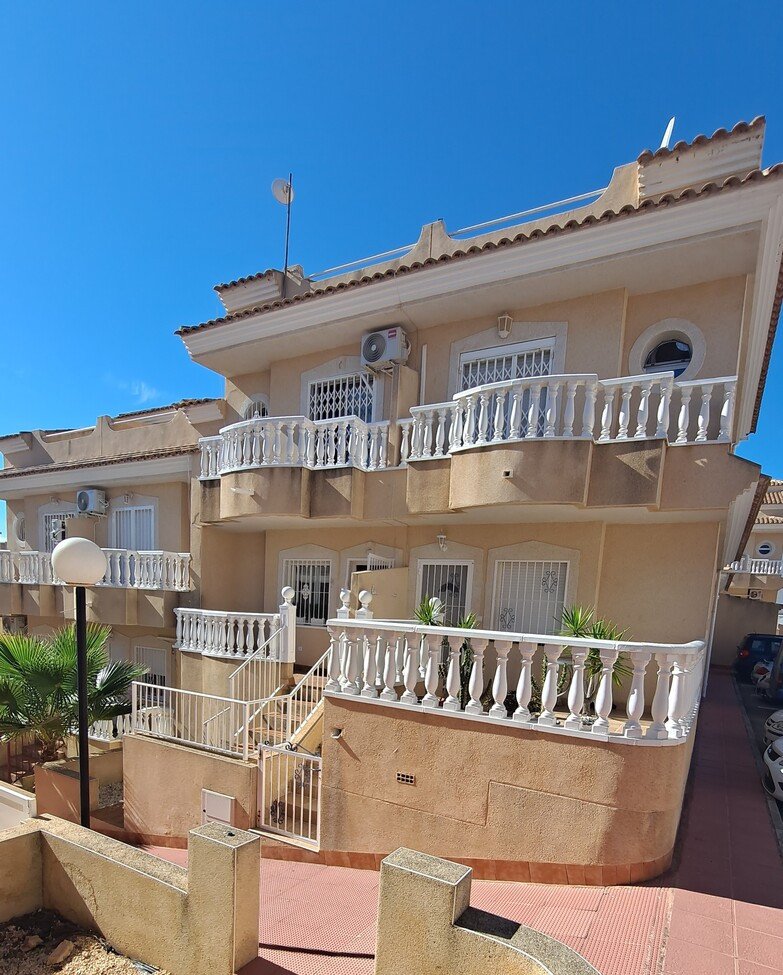 2 Bed Townhouse in Villamartin