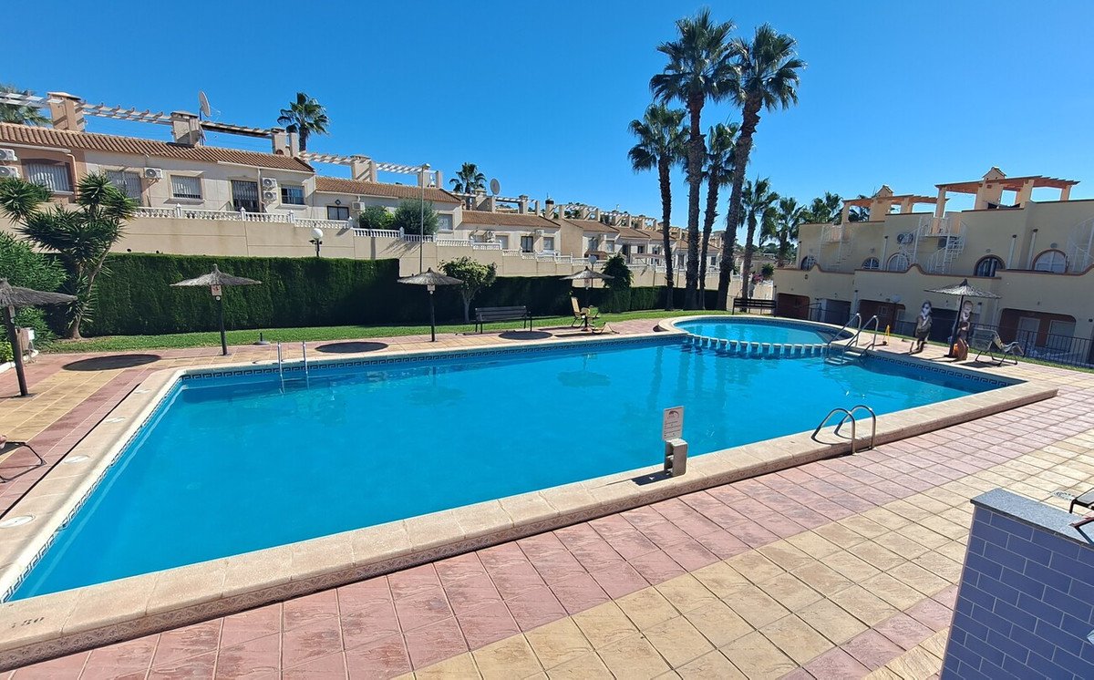2 Bed Townhouse in Villamartin