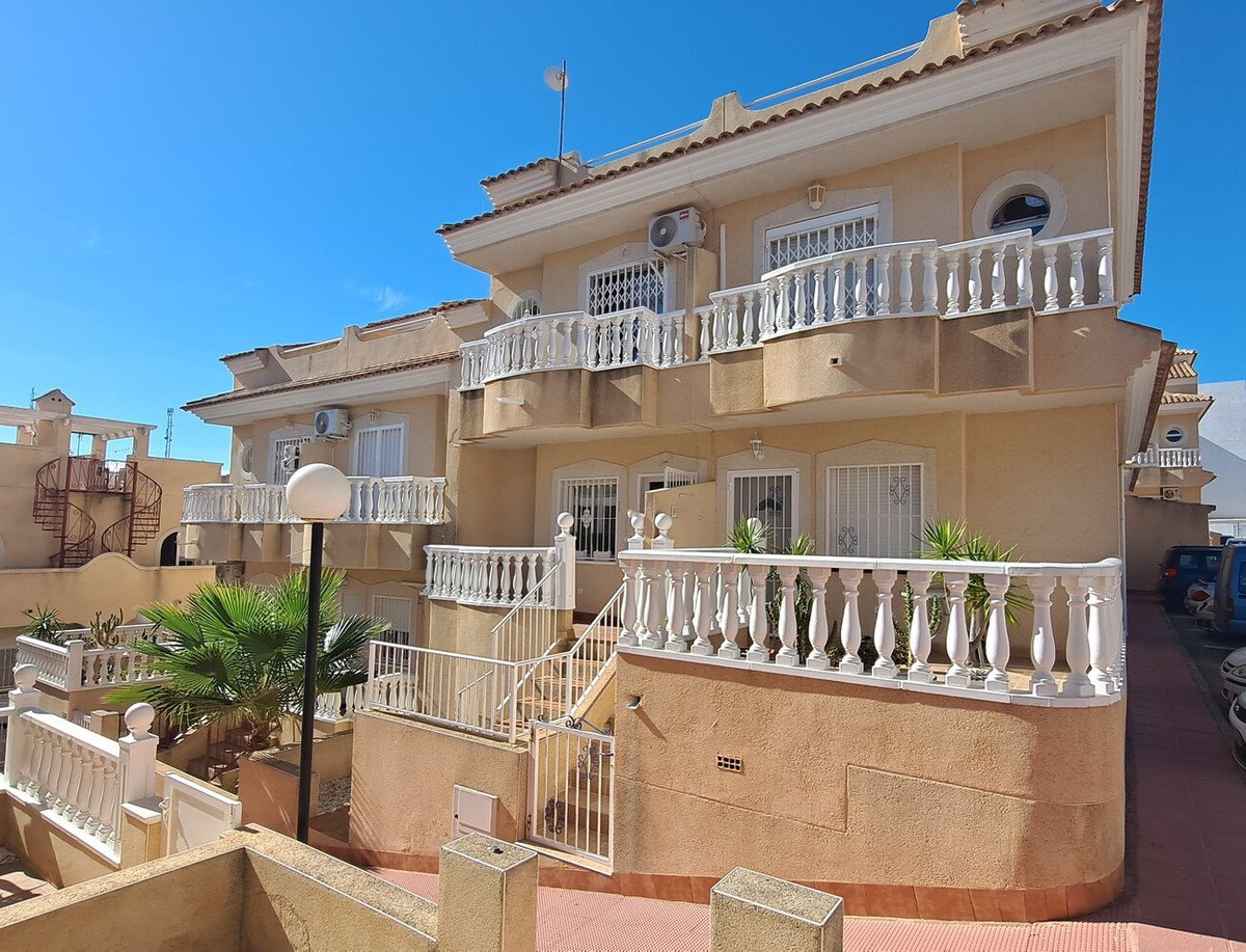 2 Bed Townhouse in Villamartin
