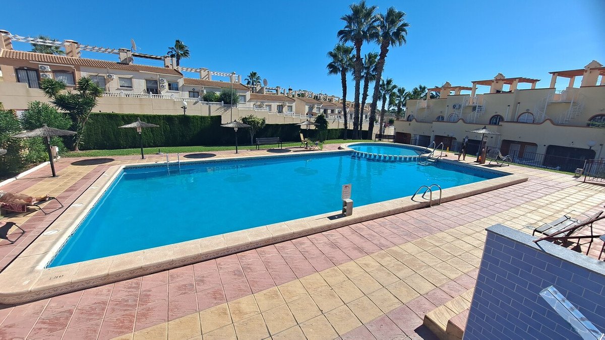 2 Bed Townhouse in Villamartin