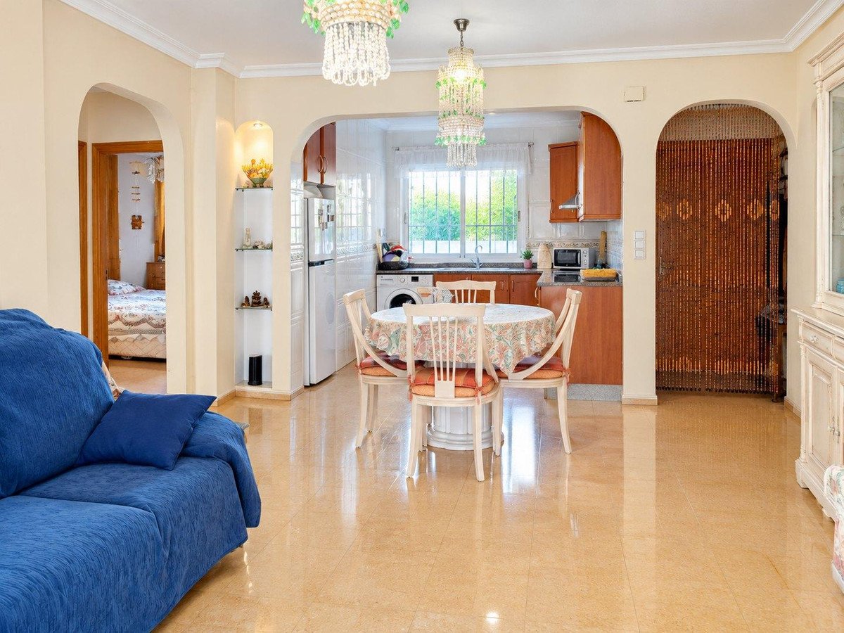 2 Bed Bungalow in Lomas de Cabo Roig