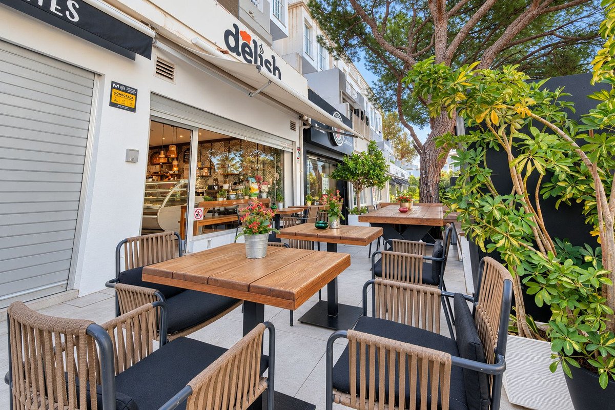 Café in Puerto Banús