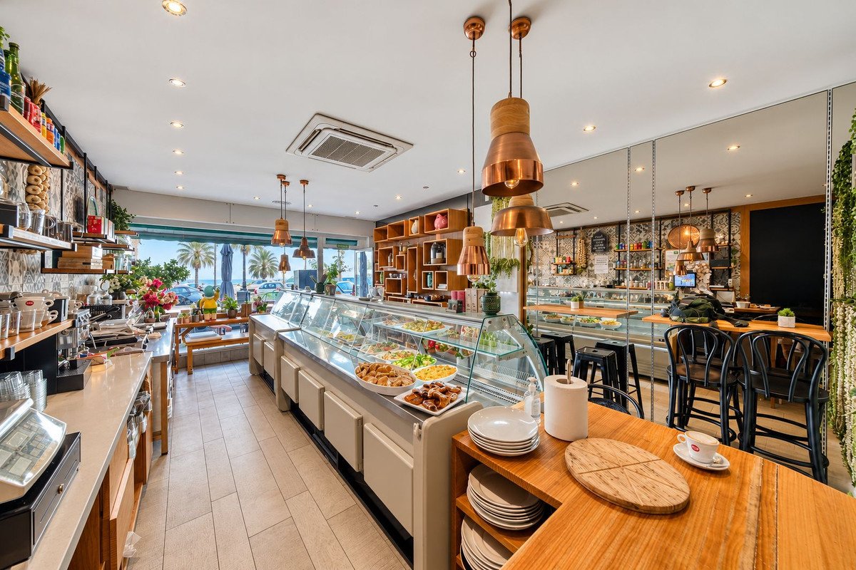 Café in Puerto Banús
