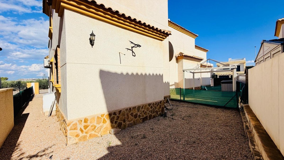 3 Bed Detached Villa in Los Montesinos