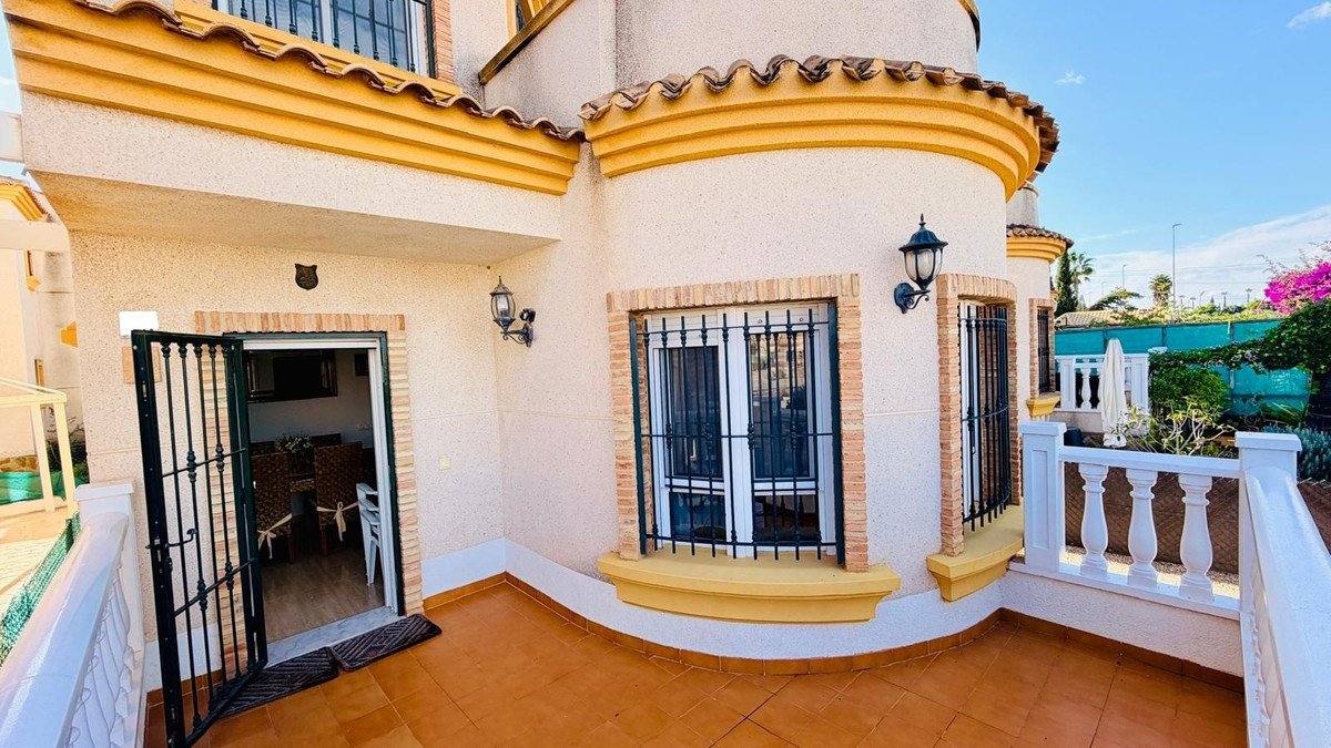 3 Bed Detached Villa in Los Montesinos