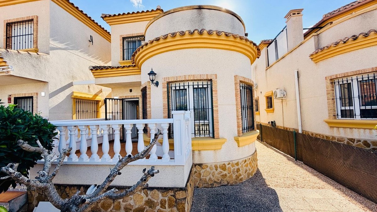 3 Bed Detached Villa in Los Montesinos