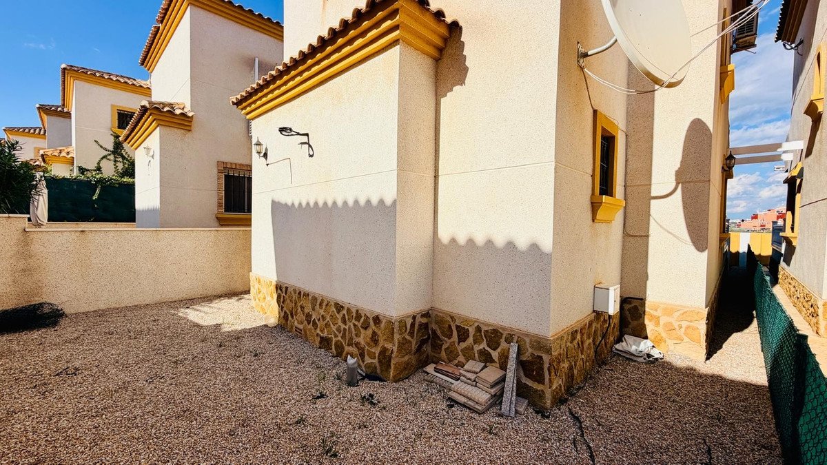 3 Bed Detached Villa in Los Montesinos