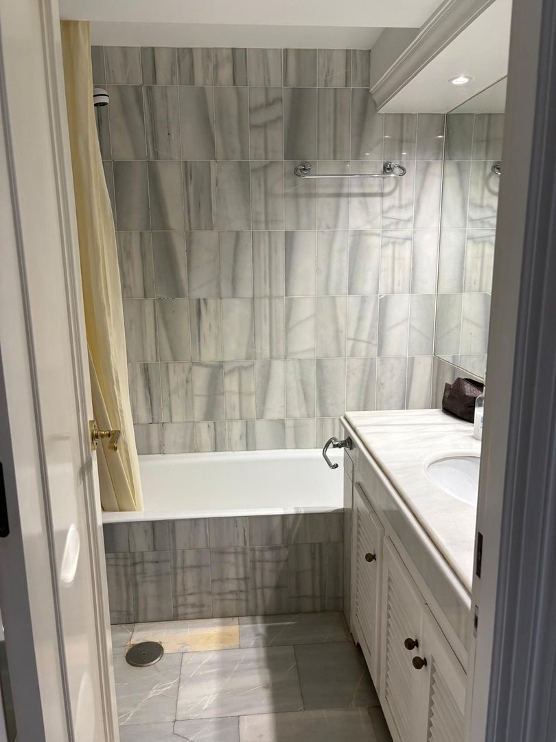 2 Bed Middle Floor Apartment in Bel Air