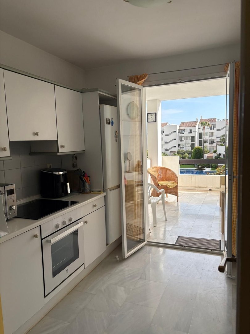 2 Bed Middle Floor Apartment in Bel Air