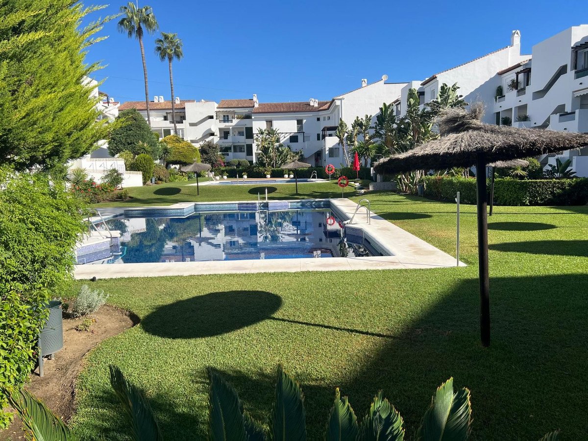 2 Bed Middle Floor Apartment in Bel Air