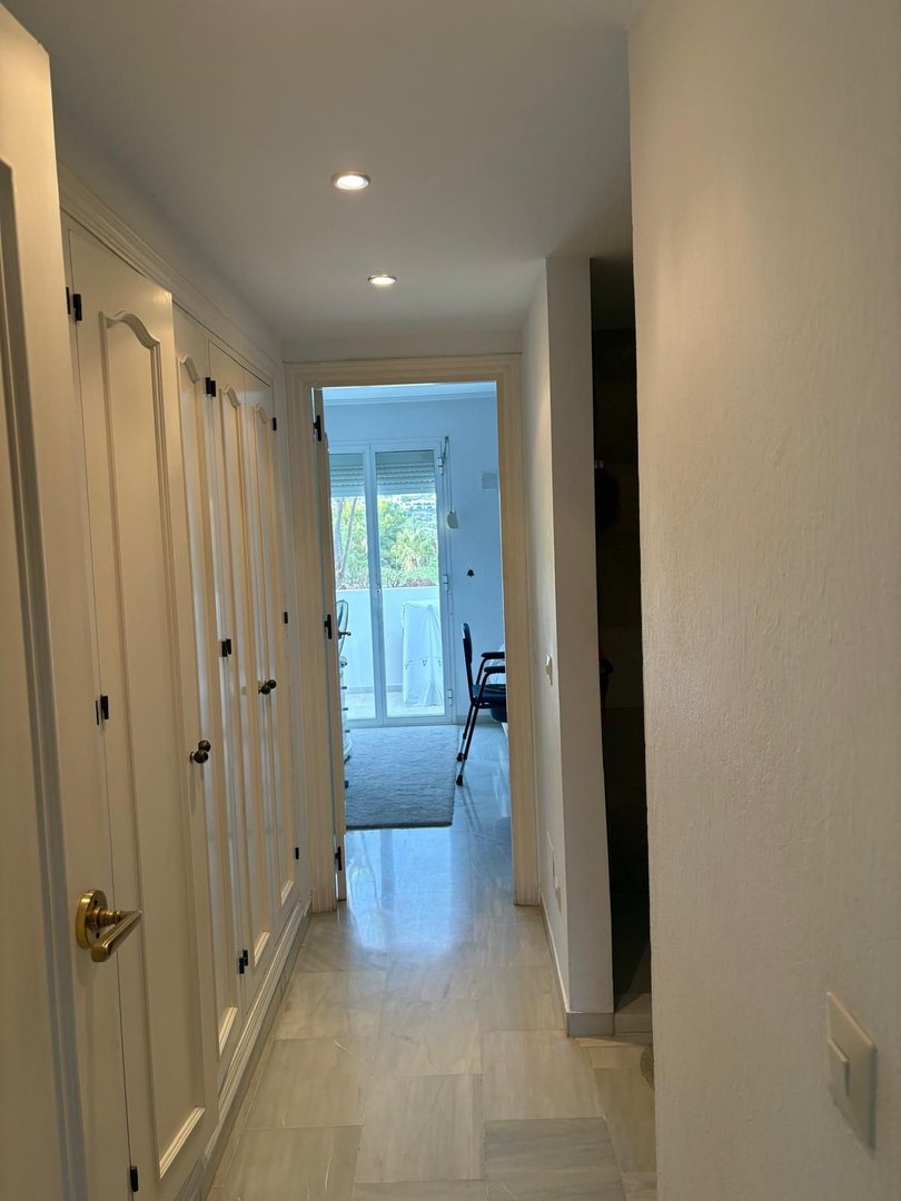 2 Bed Middle Floor Apartment in Bel Air