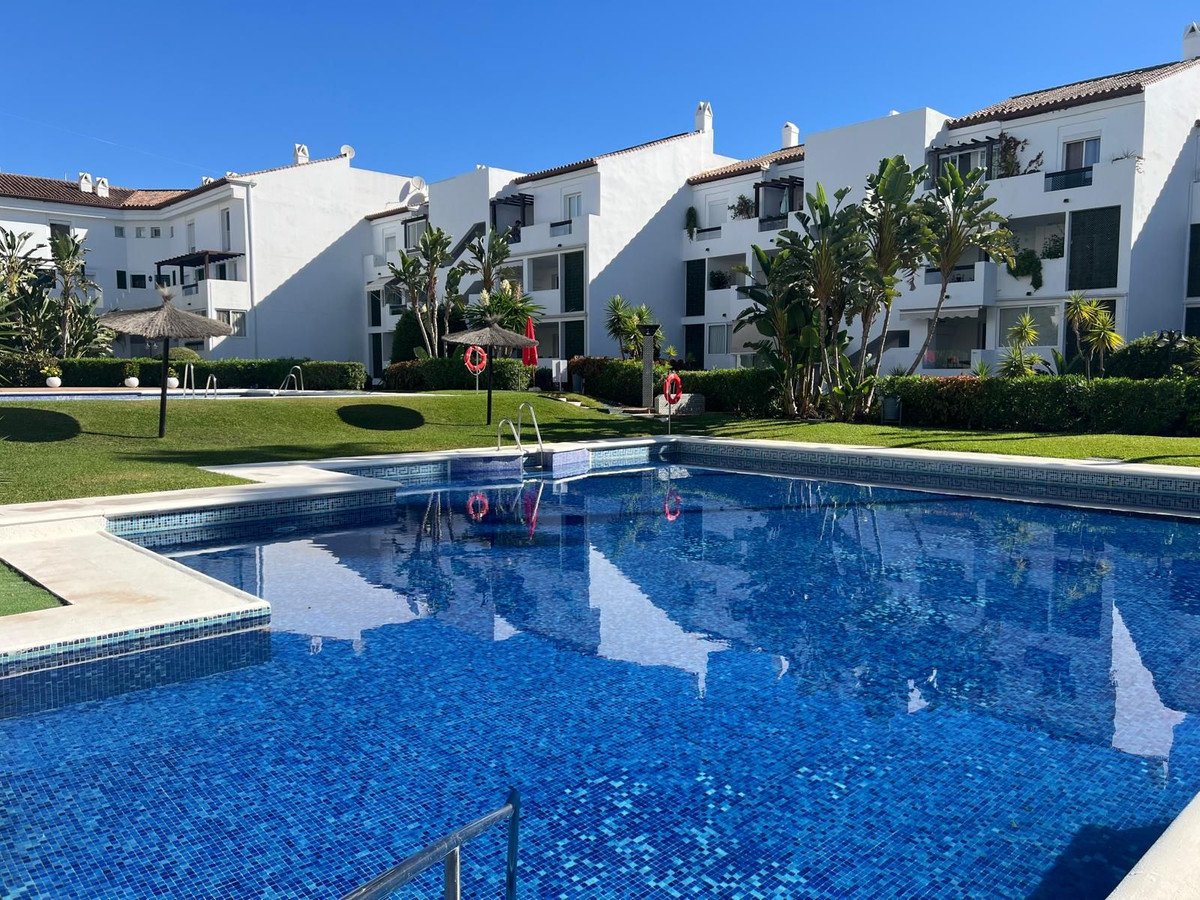 2 Bed Middle Floor Apartment in Bel Air