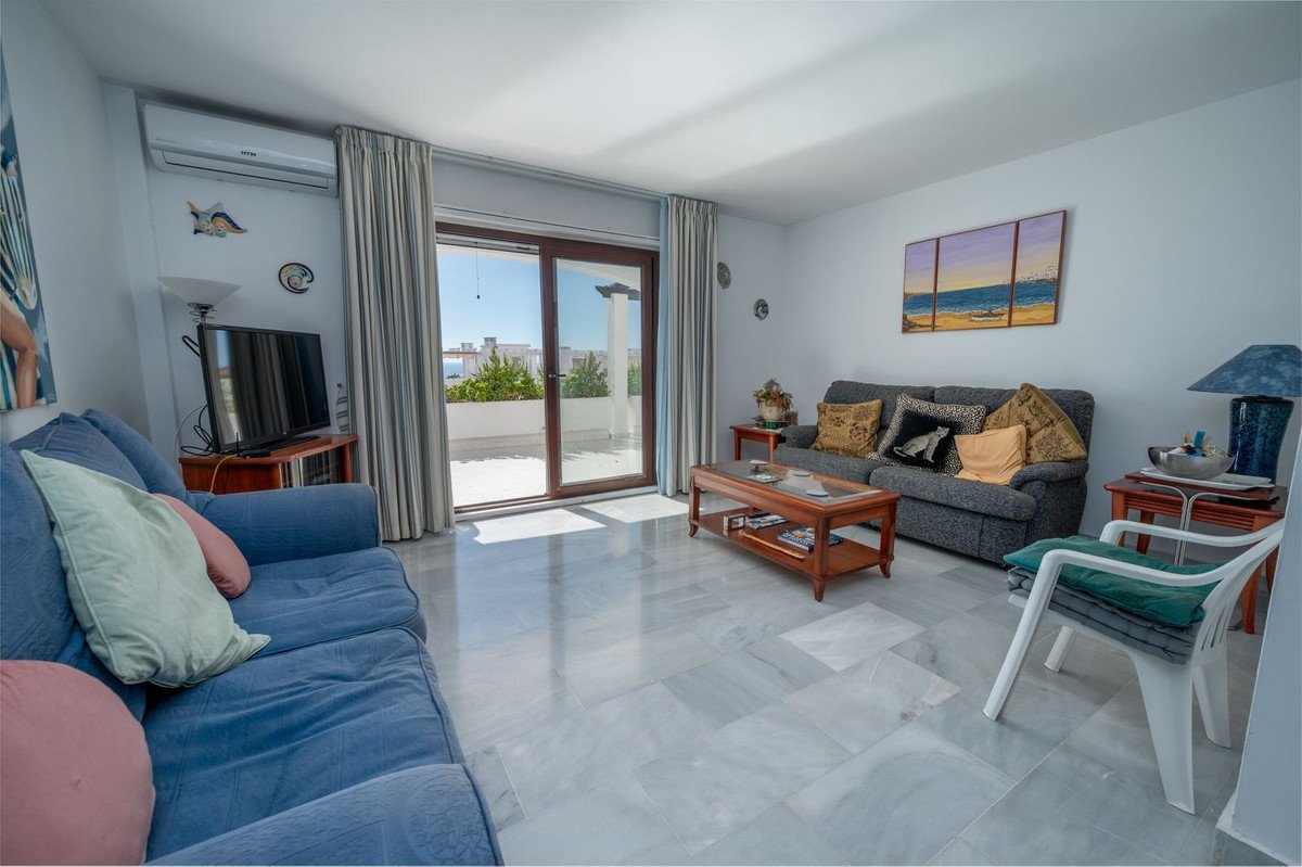 3 Bed Middle Floor Apartment in Riviera del Sol